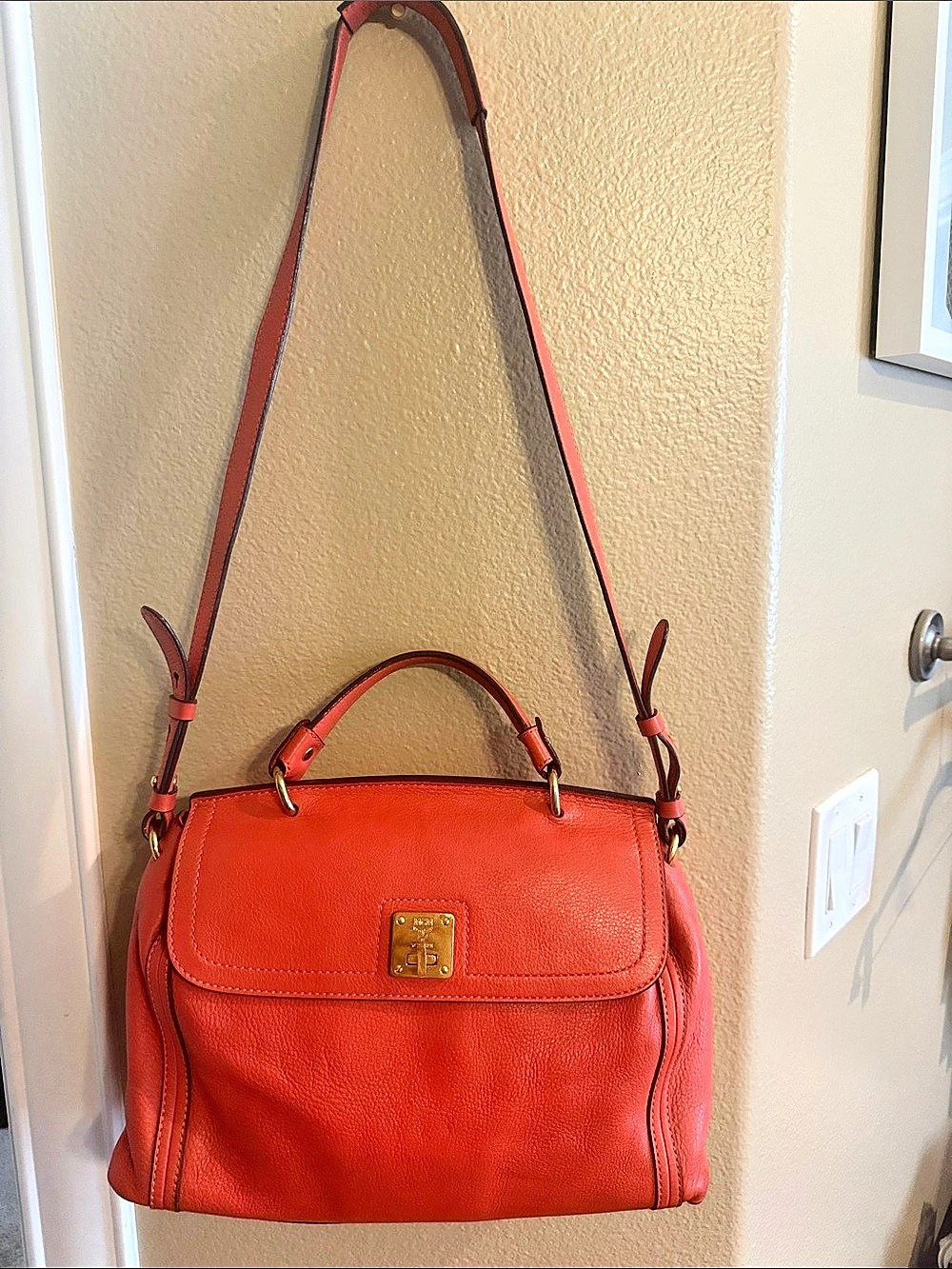 MCM  Leather Shoulder Bag in Orange